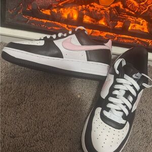 WOMEN'S NIKE AIR FORCE 1 '07 SE CASUAL SHOES